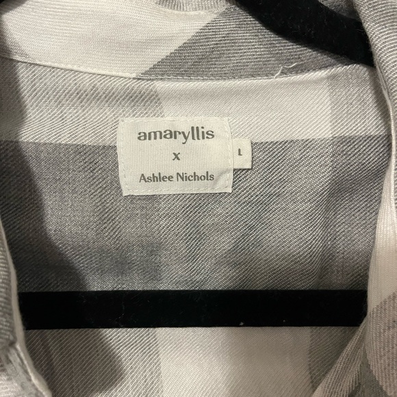 Lightweight plaid button down with lace detail - Picture 3 of 6